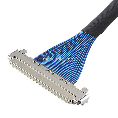 MICRO COAX CABLE 30P 20878-030T-01  Micro Coaxial LVDS Cable With EMC shielding and mechanical locking