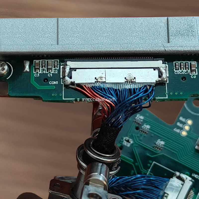 Custom Length LVDS Micro Coaxial Cable  0.4mm 20453z-030 SD to 20347  With Mechanical Lock